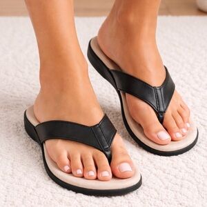 b.o.c. Black and Cream Flip Flops